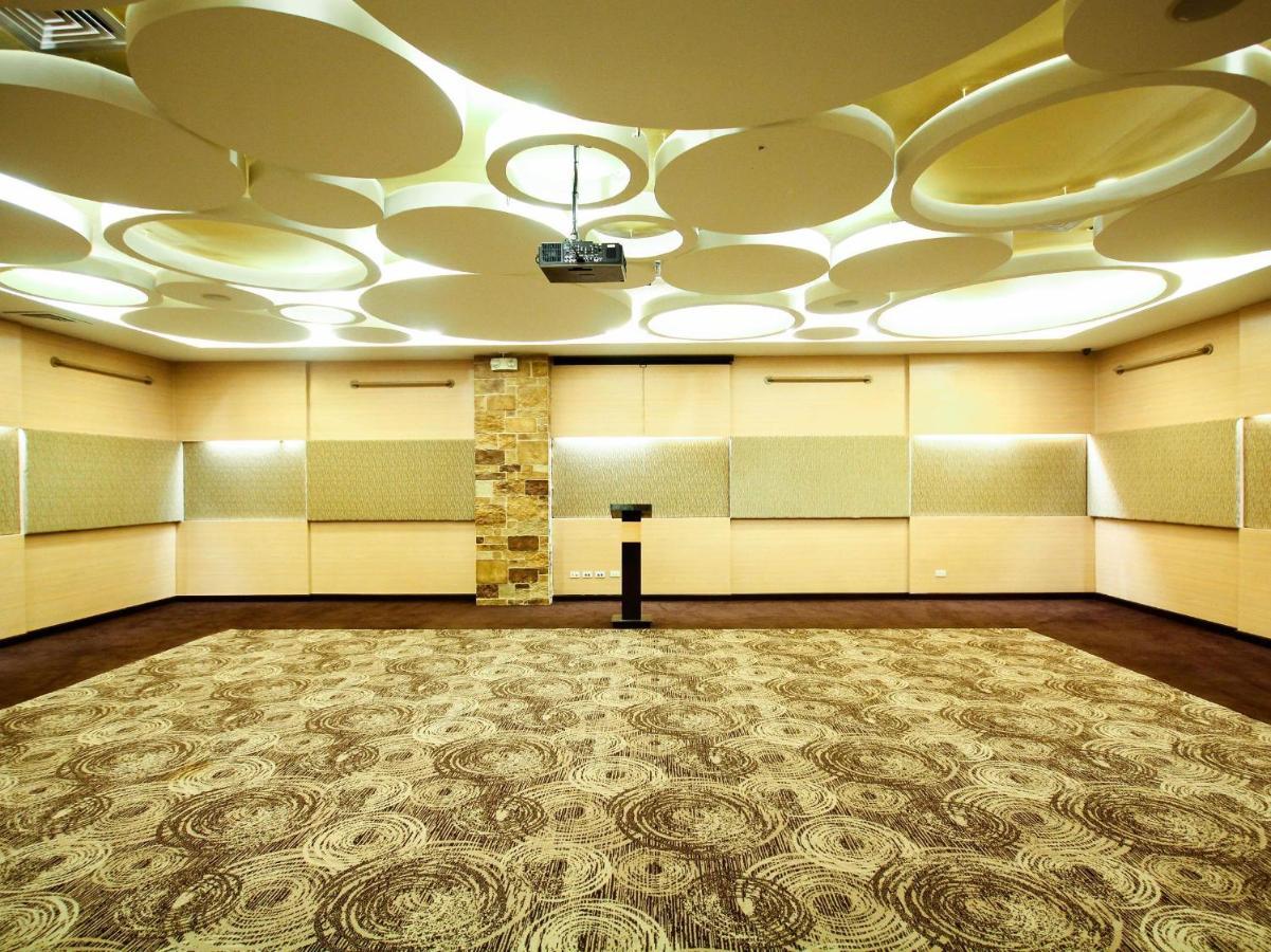 โกโฮเต็ล อีโลยโล Hotel อีโลอีโลซิตี้ ภายนอก รูปภาพ