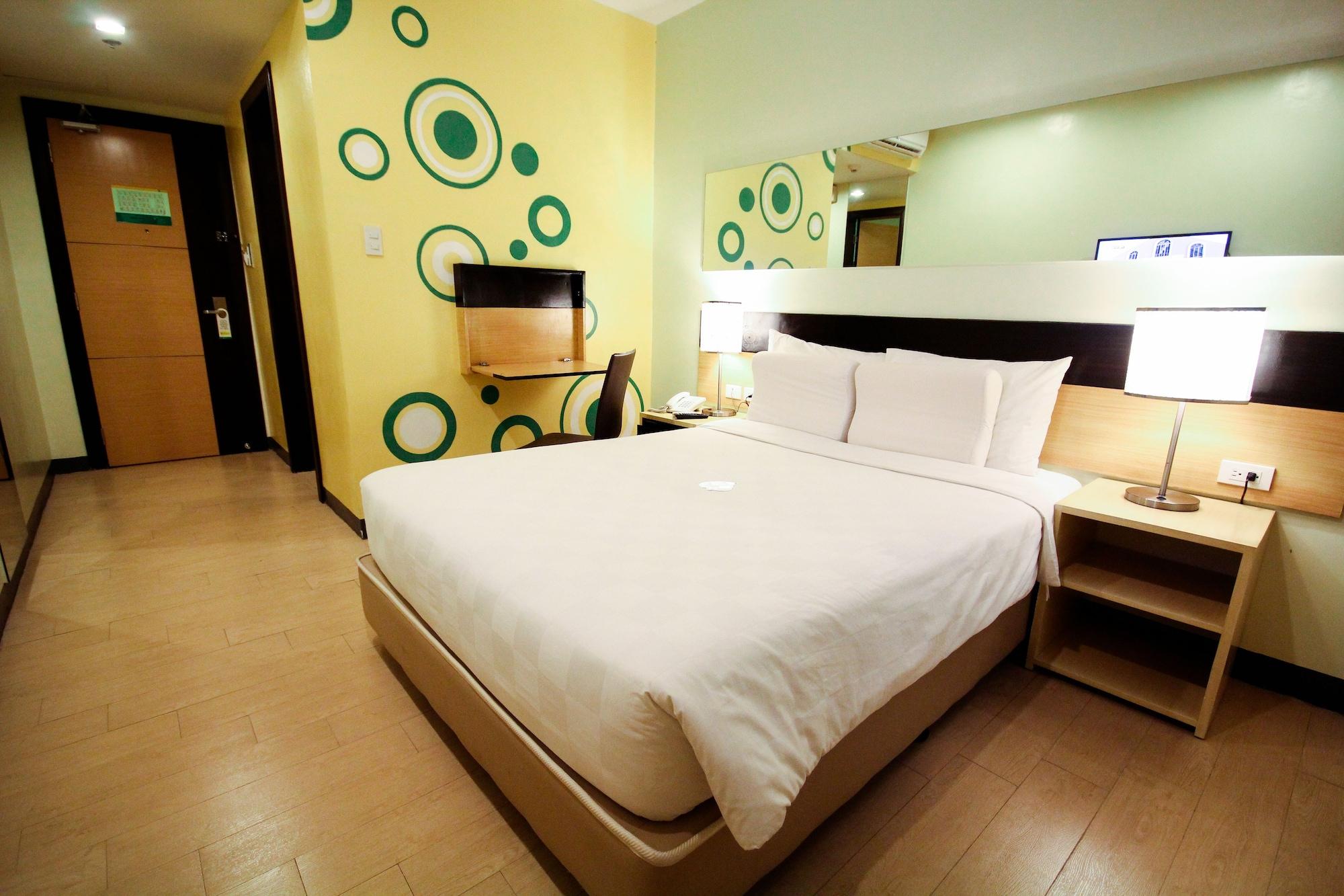 โกโฮเต็ล อีโลยโล Hotel อีโลอีโลซิตี้ ภายนอก รูปภาพ