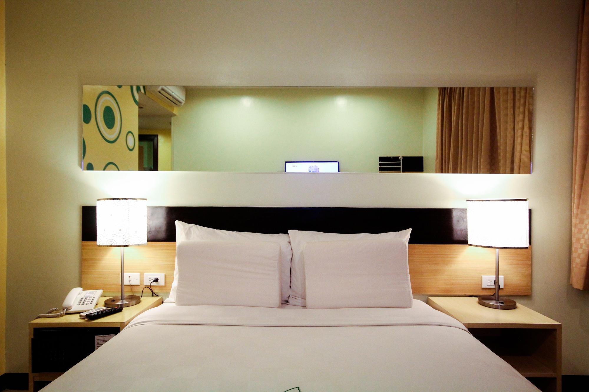 โกโฮเต็ล อีโลยโล Hotel อีโลอีโลซิตี้ ภายนอก รูปภาพ