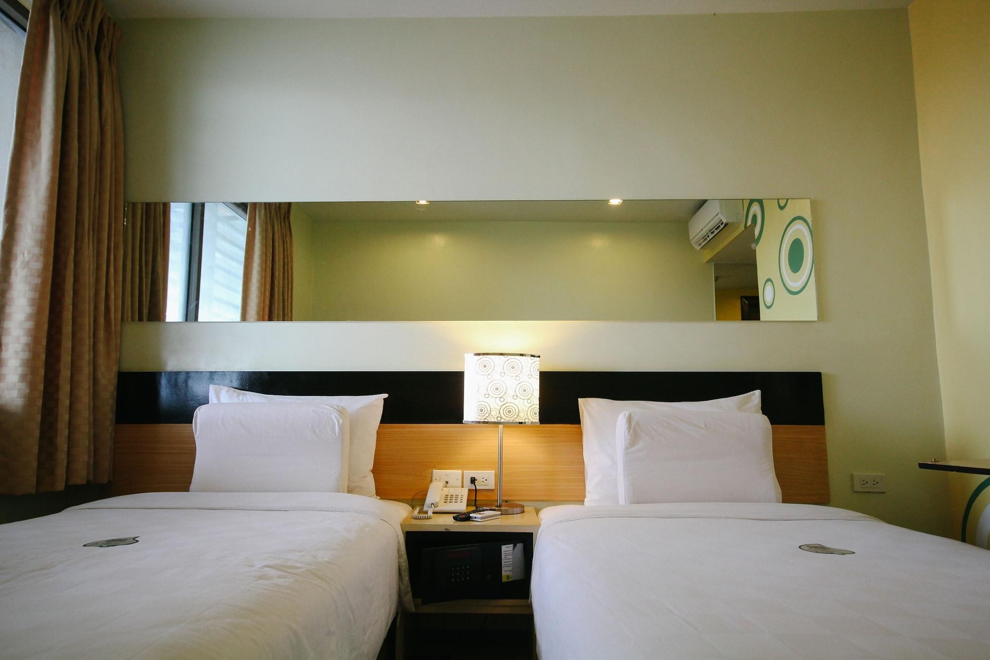 โกโฮเต็ล อีโลยโล Hotel อีโลอีโลซิตี้ ภายนอก รูปภาพ