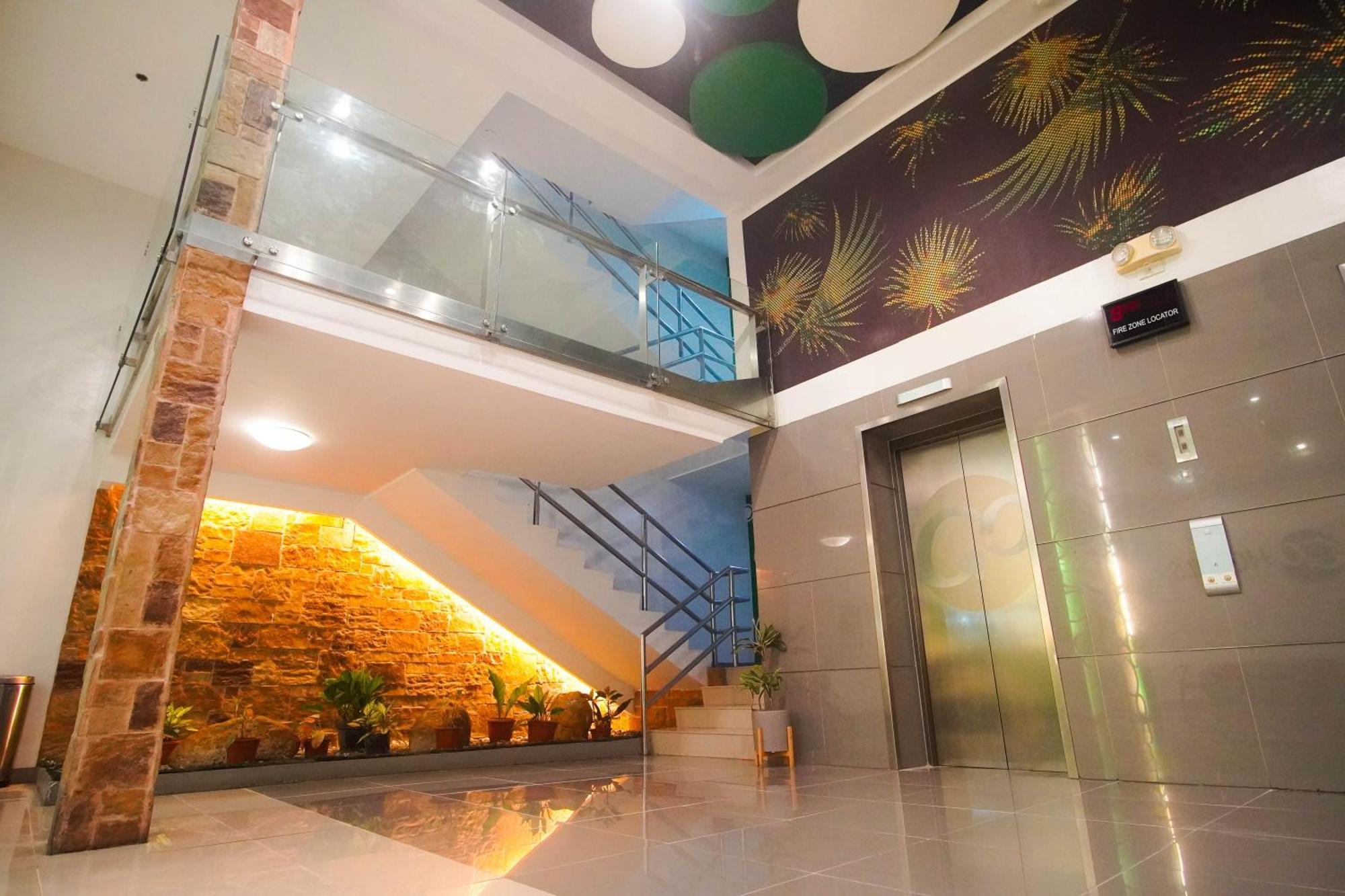 โกโฮเต็ล อีโลยโล Hotel อีโลอีโลซิตี้ ภายนอก รูปภาพ