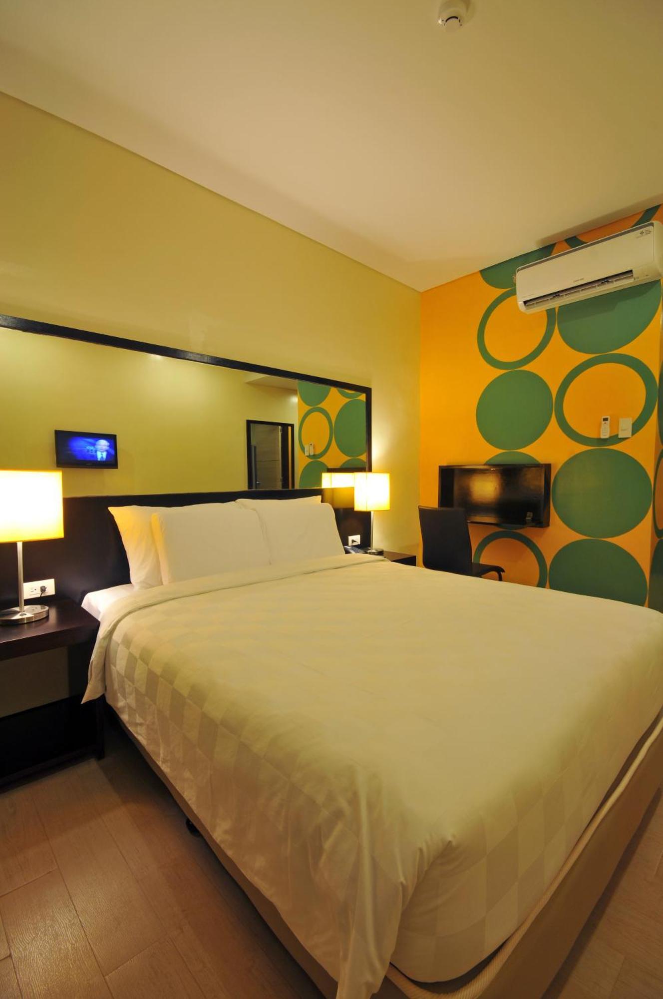โกโฮเต็ล อีโลยโล Hotel อีโลอีโลซิตี้ ภายนอก รูปภาพ