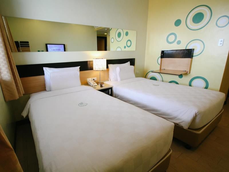 โกโฮเต็ล อีโลยโล Hotel อีโลอีโลซิตี้ ภายนอก รูปภาพ
